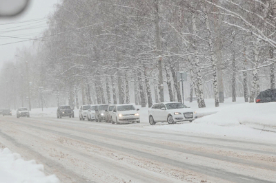 &laquo;Люди массово застревали в пургу&raquo;: СНТ бьет тревогу из-за чистки дорог в районе