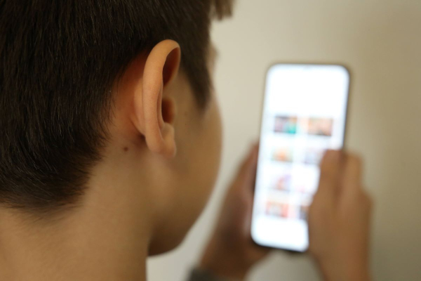 &laquo;Смартфон &ndash; не няня&raquo;: запретить доступ детей к соцсетям предложили в Казахстане