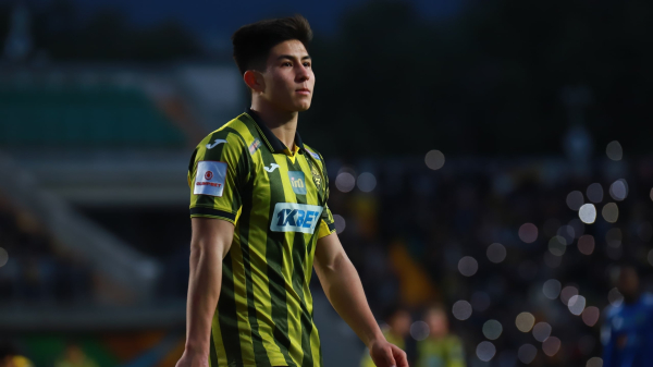 Дастан Сатпаев не явился в расположение сборной Казахстана из-за травмы