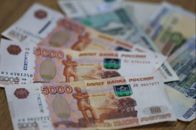 КПРФ предложила поднять МРОТ до 50 тысяч рублей