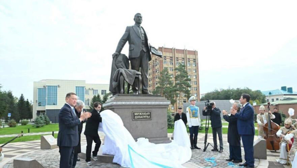 В память о великом сыне