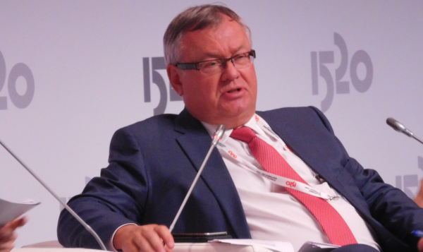 Глава ВТБ Костин: проще угадать погоду, чем ключевую ставку ЦБ