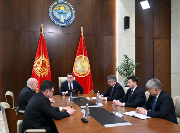 На фоне визита Швыдкого в КР разгорается скандал с наследием живописца Стукошина