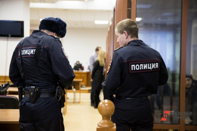 Глава полиции Югры пожаловался депутатам на суды, оспаривающие выдворение иностранцев: &laquo;Есть сложности&raquo;