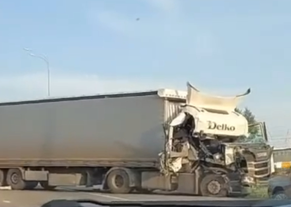 Жесткая авария с фурой произошла накануне в Татарстане - видео 26/07/2026 &ndash; Новости