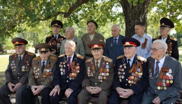 Выплаты ко Дню Победы: 10 000 рублей ветеранам поступят в апреле