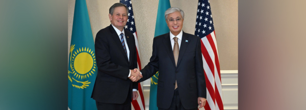 Токаев наградил Стива Дэйнса орденом &laquo;Достық&raquo; I степени