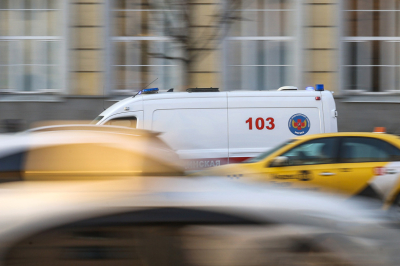 Петербуржец попал под колеса автобуса и не выжил