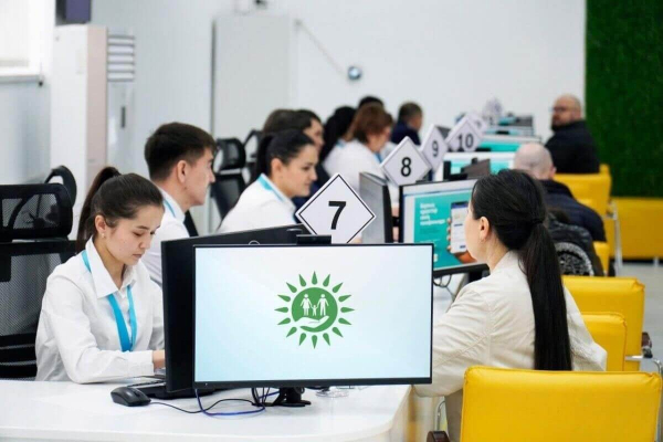 Бектенов раскритиковал работу ЦОНов в Казахстане