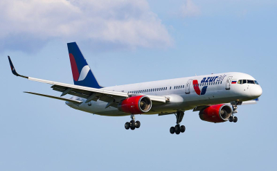 Авиакомпания Azur Air начала отменять рейсы после решения Росавиации