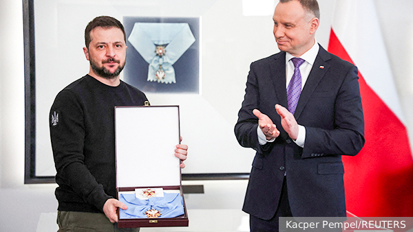 Книги Ленина и Маяковского попали в список произведений с наркотиками