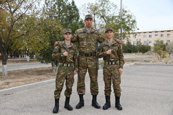 Самый высокий солдат Казахстана служит в морской пехоте