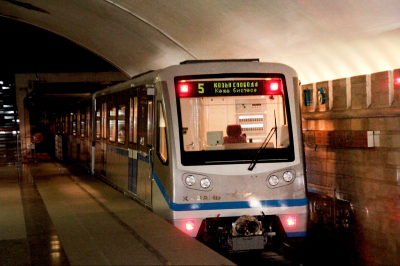 В метро Казани в часы пик запустили 12 поездов с интервалом 4 минуты