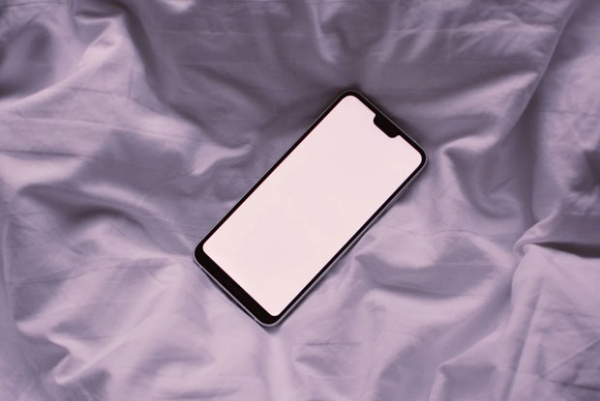 Не брать телефон утром, а делать зарядку