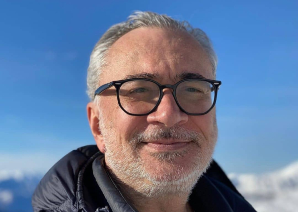 Константина Меладзе сфотографировали в Испании с молодой девушкой