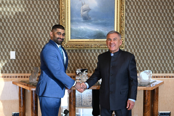 Раис Татарстана встретился с генконсулом Индии в Казани