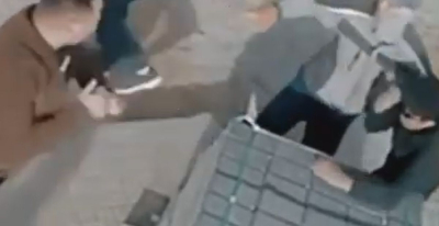 Депутат Amanat в Атырауской области ударил рабочего?