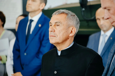 &laquo;Не можем сделать тюрьмой&raquo;: Минниханов о контроле в школах