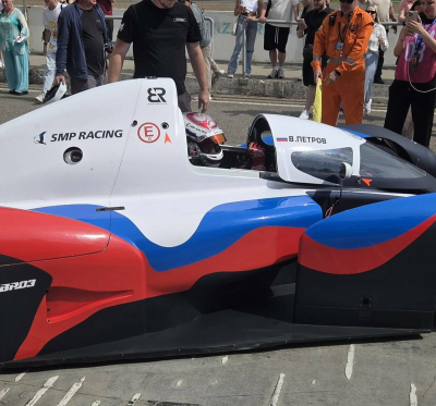 Автогонщик Петров рассказал, за кого болеет на ЧМ по футболу