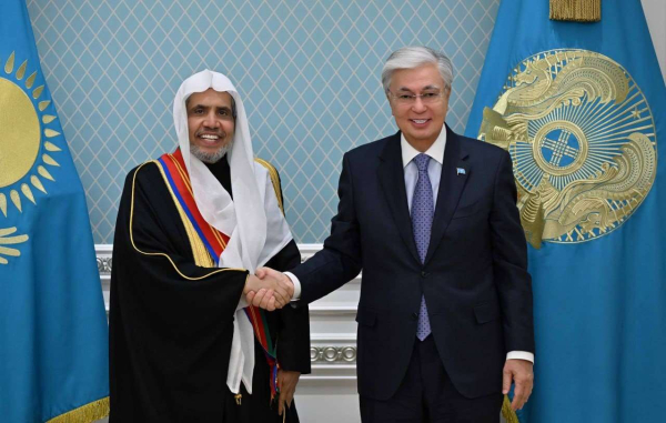 Токаев наградил генерального секретаря ВИЛ орденом &laquo;Достык&raquo; I степени