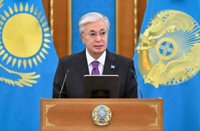 Токаев поздравил учителей с наступающим праздником