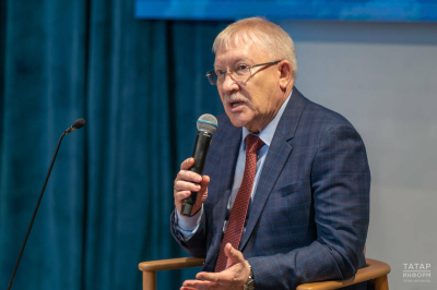 &laquo;Эта семья нужна здесь&raquo;: Морозов объяснил решение о выдаче сертификата медикам в Нурлате